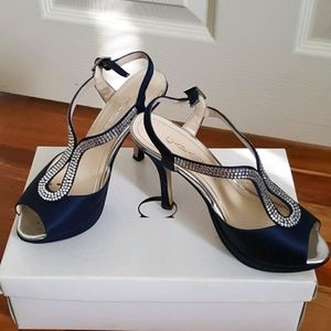 Rhinestones detailed heels in navy blue size 6